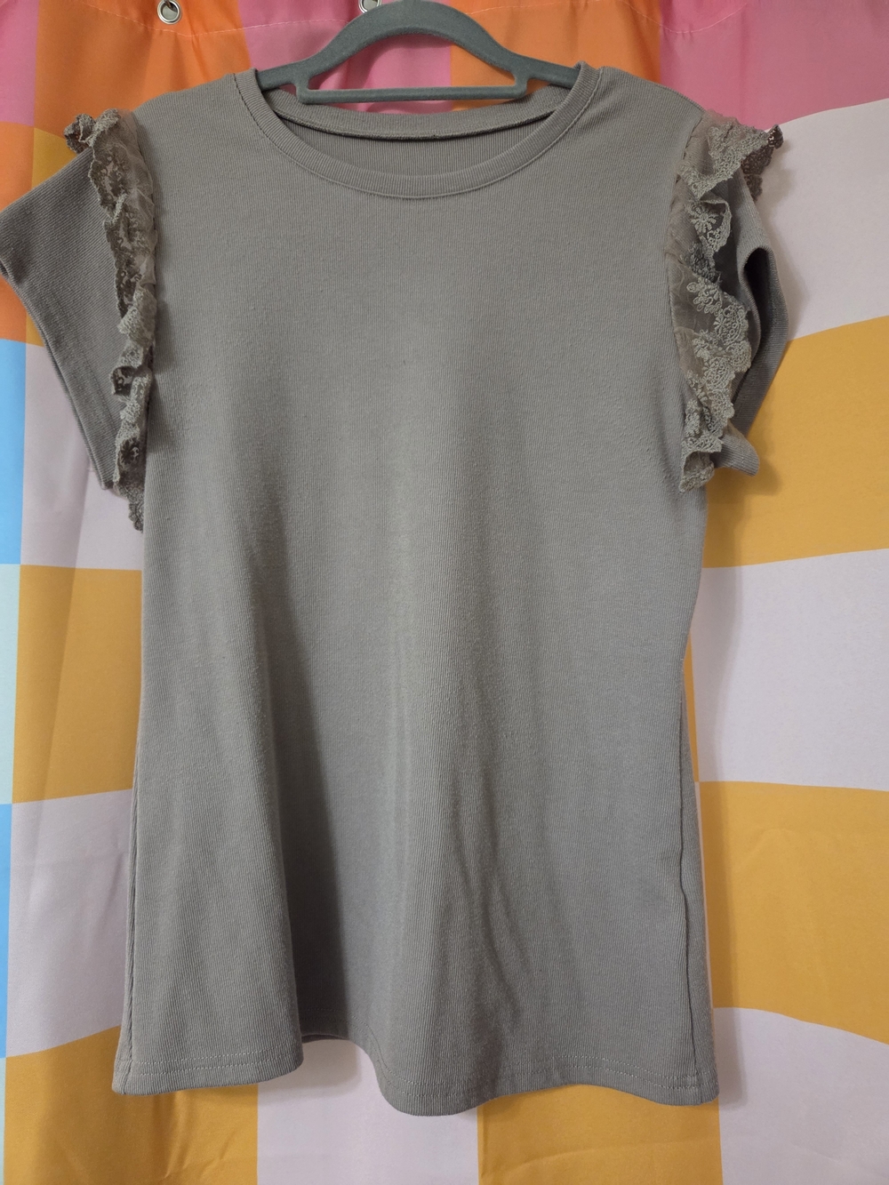 Women’s Ruffle Lace Sleeve Tee - Taupe
